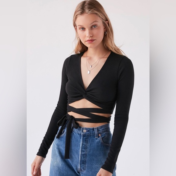 Urban Outfitters black Sabel Textured Wrap top size XS - Picture 1 of 5